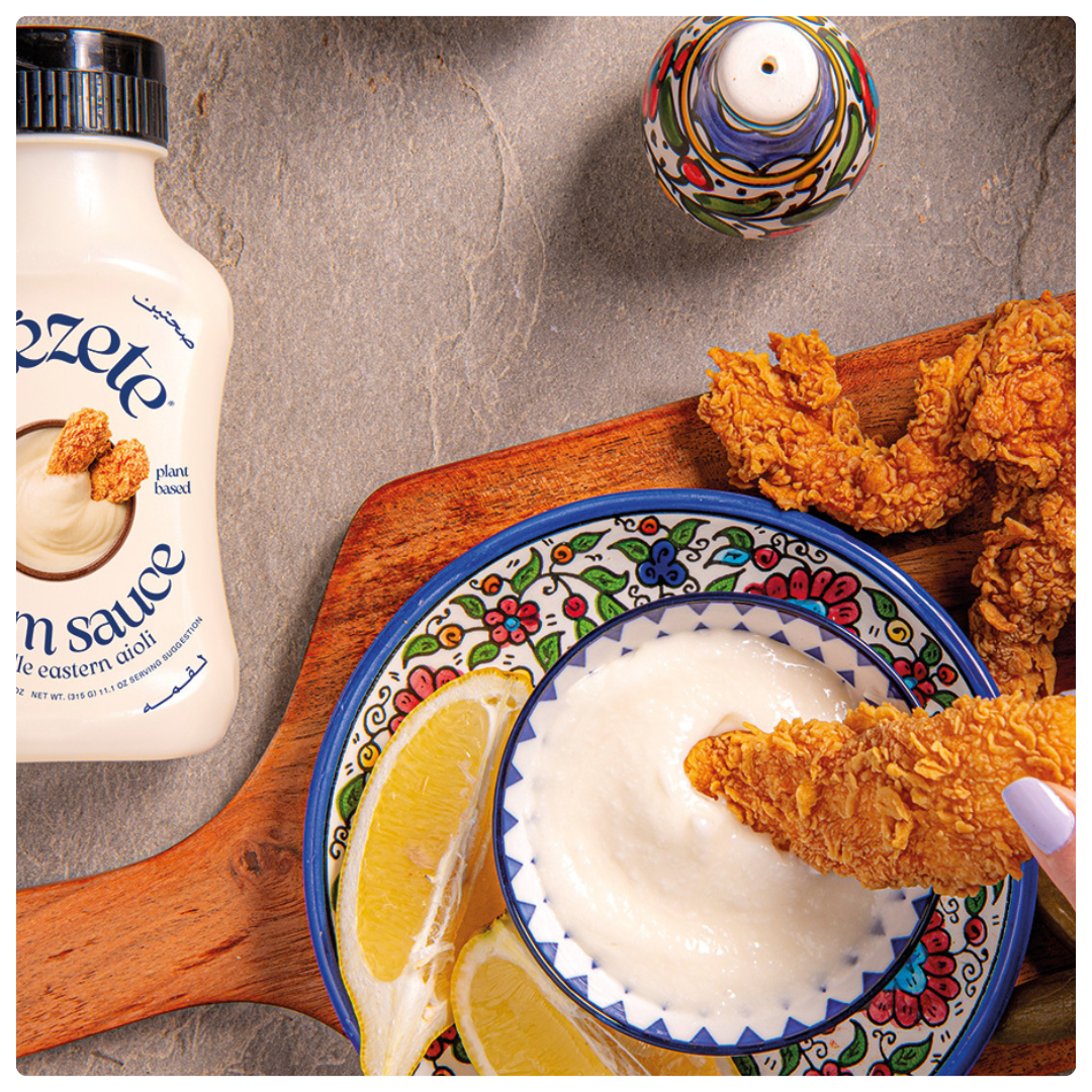 Knuspriges Hähnchen mit Mezete Toum Sauce Knuspriges Hähnchen mit Mezete Toum Sauce