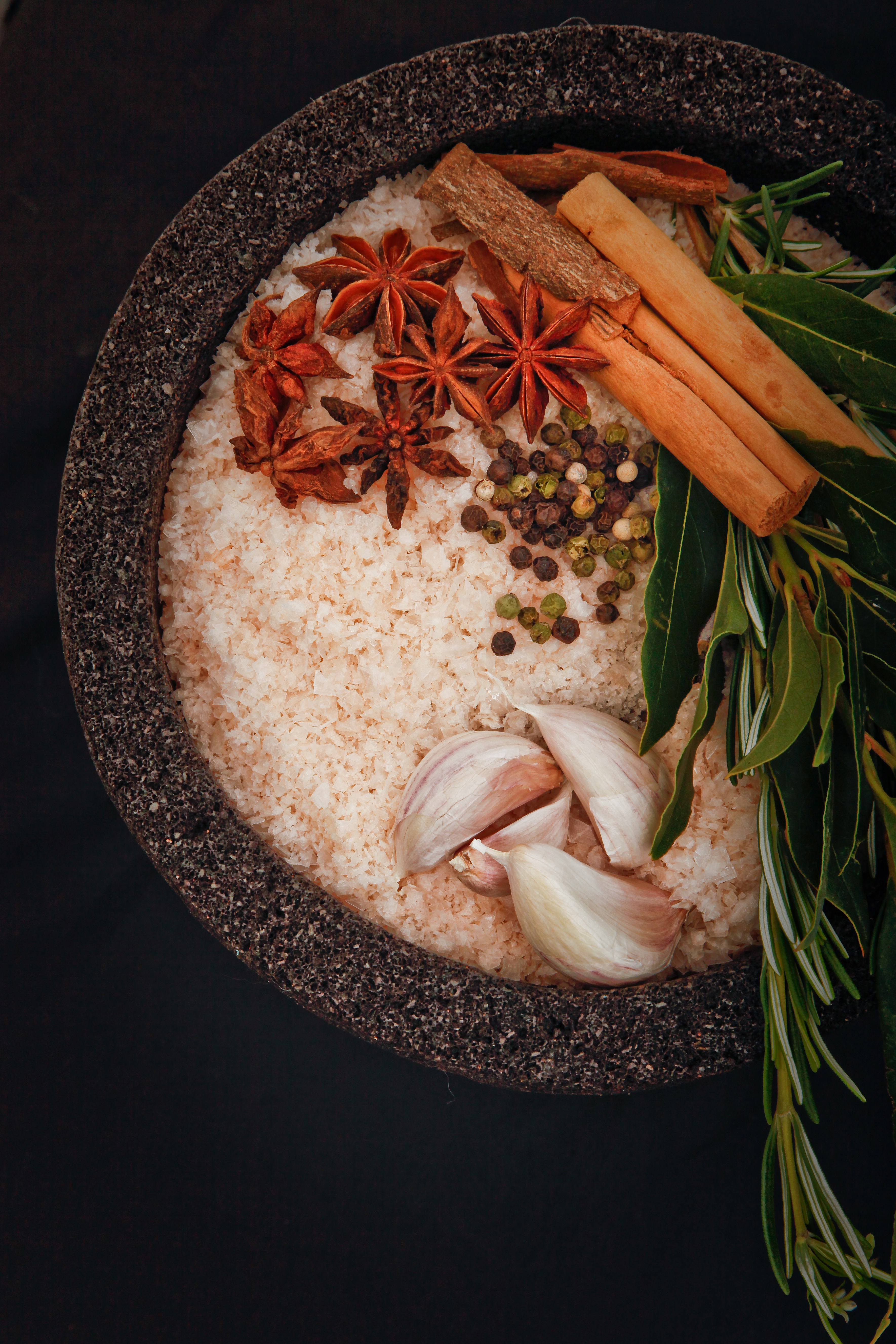 So machst du dein eigenes Gewürzsalz