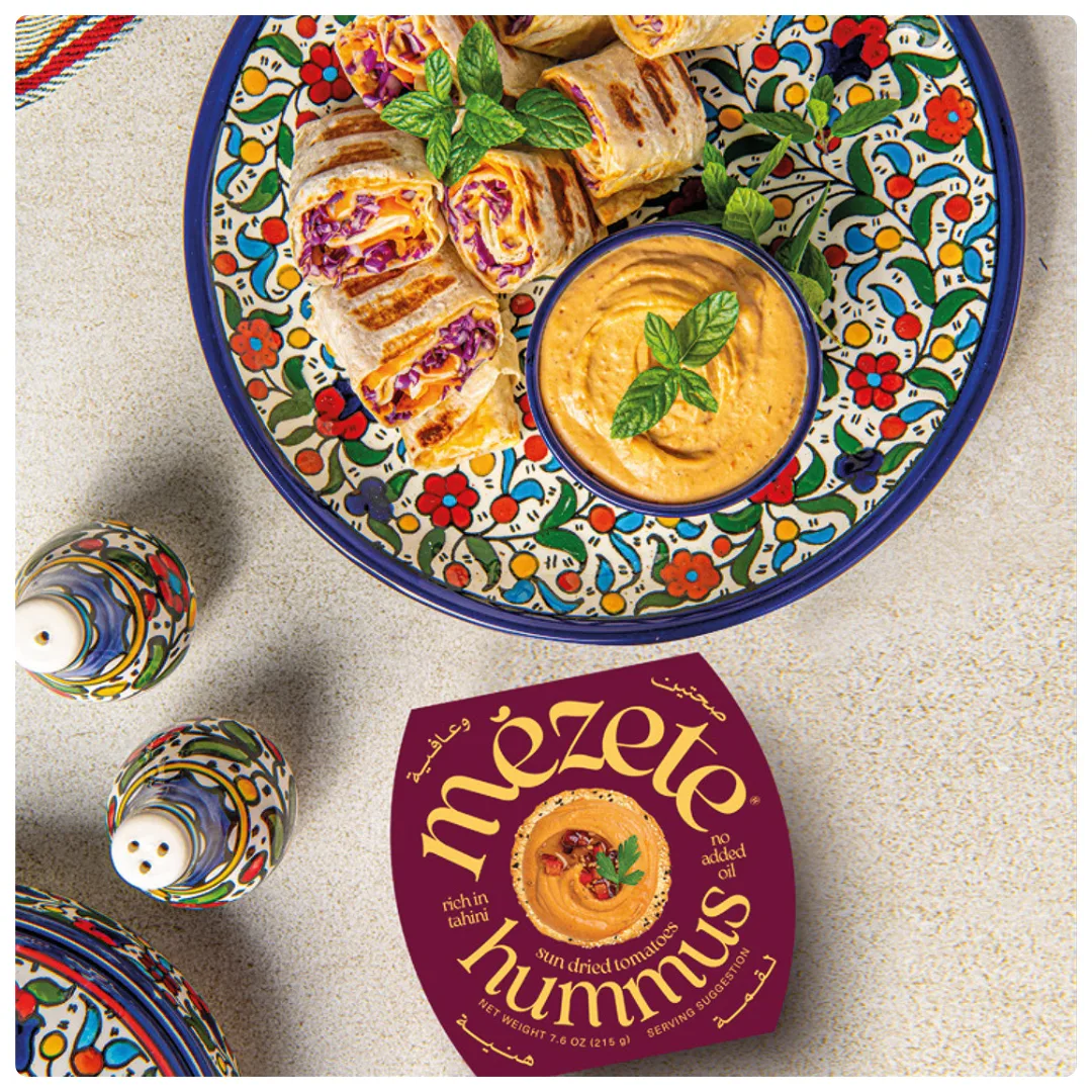 Röllchen mit Hummus Sonnengetrocknete Tomate